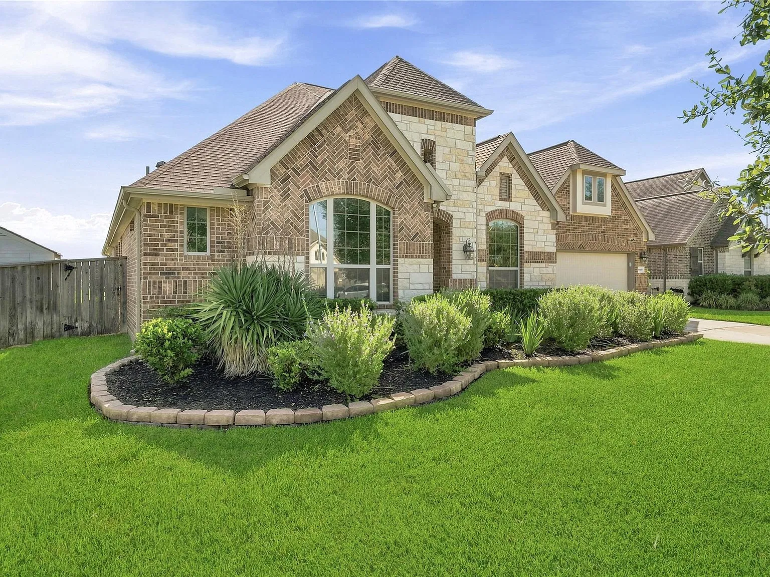 4 bed, 3.5 bath, 3529 sqft, $4,500 — Photo 3
