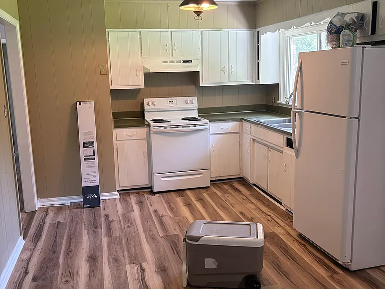 1250 Stratford Dr — Photo 12