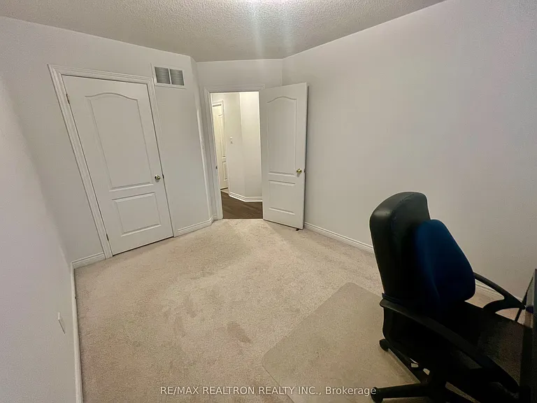 35 Enderly St — Photo 18