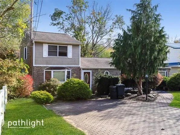 770 Lakeside Dr, Canonsburg, PA 15317