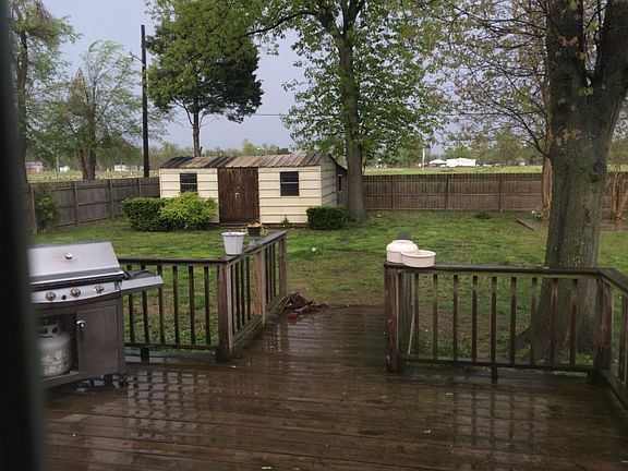 Powered shed w/back overhang