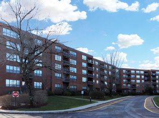 210 Nahanton St APT 102, Newton, MA 02459