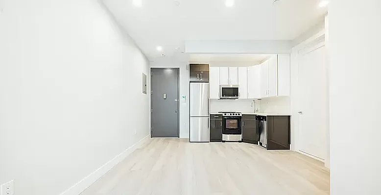 Rented by Green Leaf Management, LLC | media 18