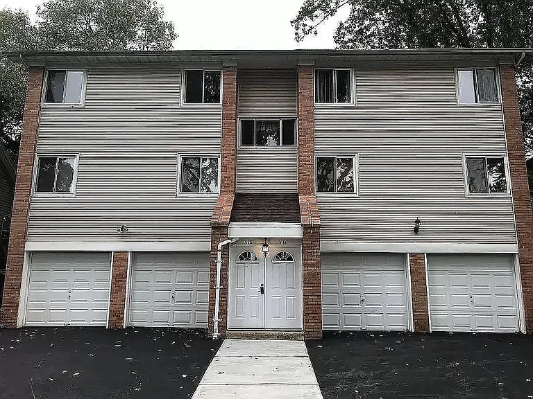 Stirling Pl — Photo 19