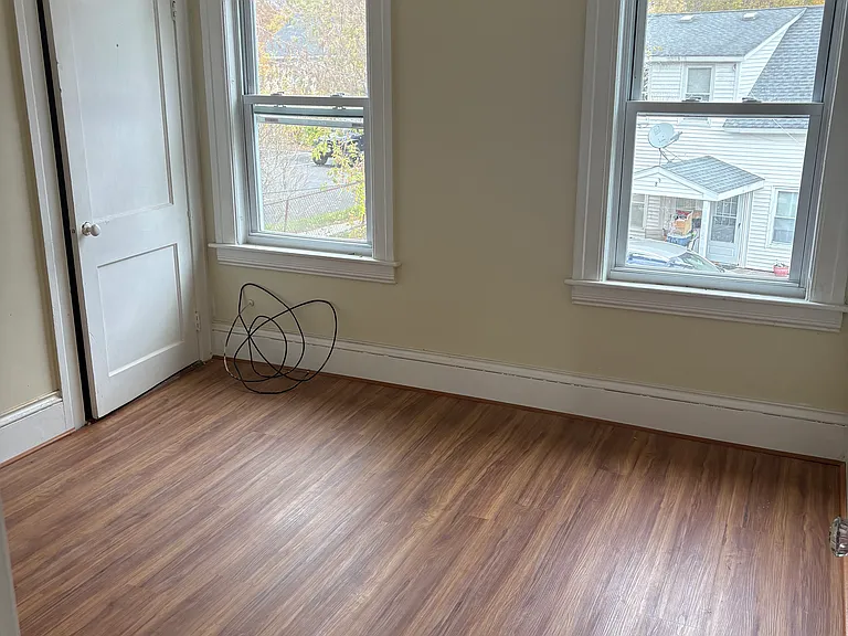 8 Prospect St #3 — Photo 9