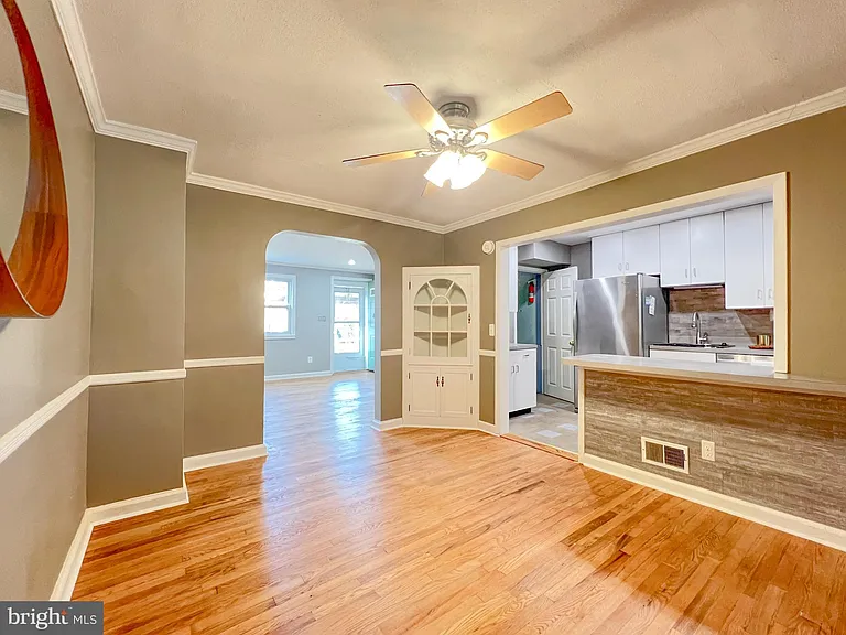 705 Eastshire Dr — Photo 7