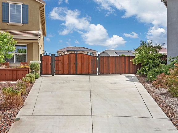 4th image of 2332 Emigrant Pl
