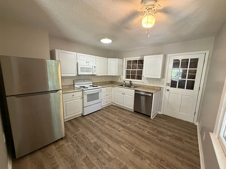 195 N Etowah Dr #2 — Photo 6