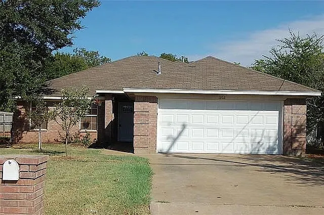1202 Spell Ave — Photo 1