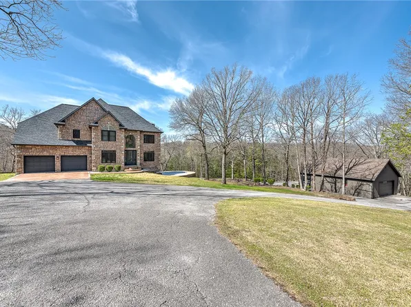 8361 & 8357 Forest Hills Ln, Rogers, AR 72756