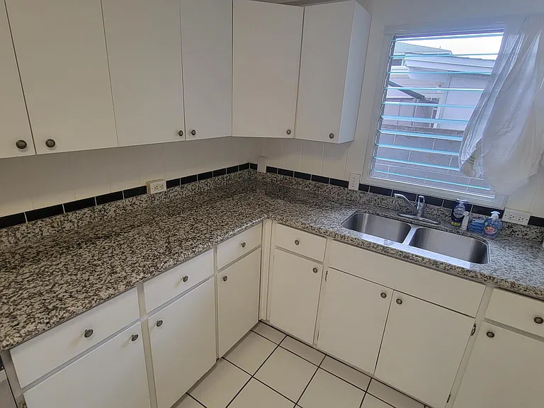 1327 Keolu Dr #B — Photo 4