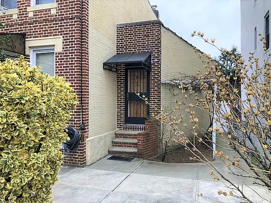 Rented by Living Dream Realty | media 26