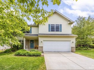 2599 Signature Cir, Pinckney, MI 48169