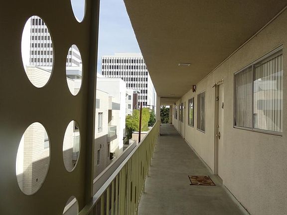 4th image of 266 S Oak Knoll Ave APT 8