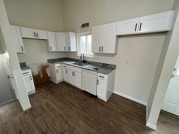 3rd image of 30853 Grandview Ave