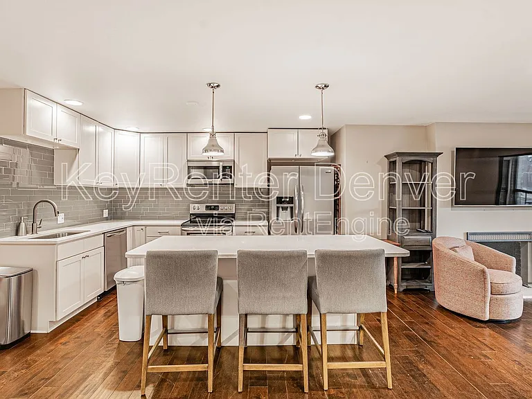 800 N Pearl St #202 — Photo 23