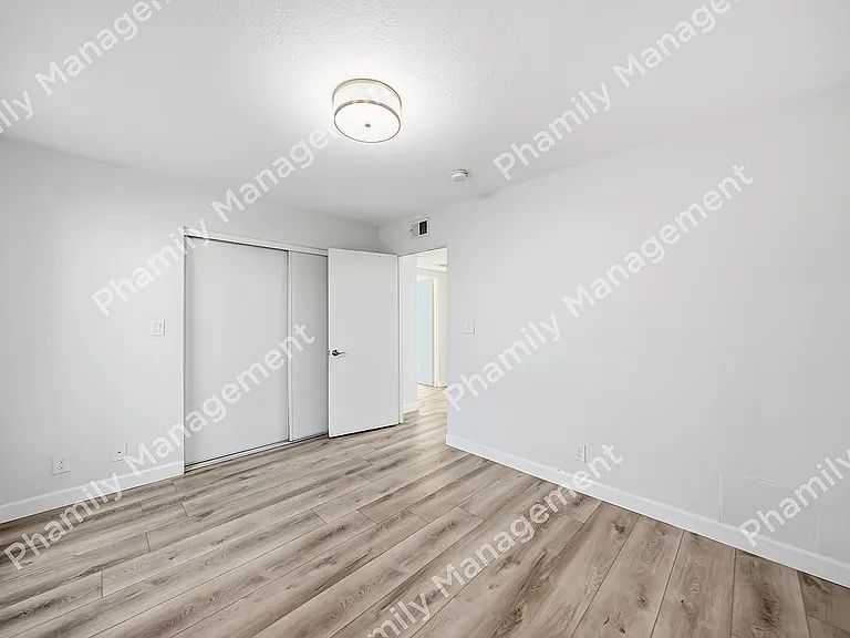 630 N Grand Ave #404 — Photo 7