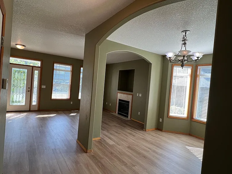 1002 NW 148th St — Photo 2