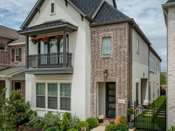 649 Courtyard Ln, Irving, TX 75039