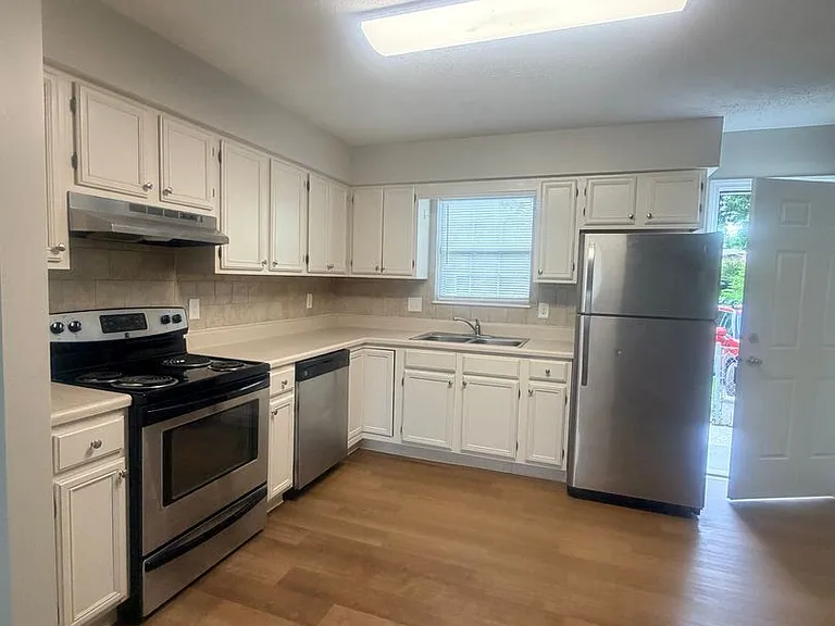 2519 Cedar Ln NE — Photo 29