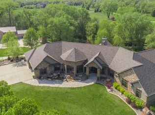 7500 NW 100th St, Johnston, IA 50131