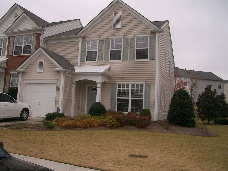 Front Yard/End Unit
