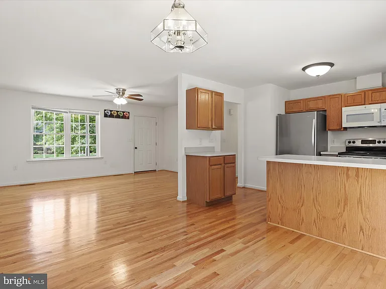 1114 Ashby St — Photo 7