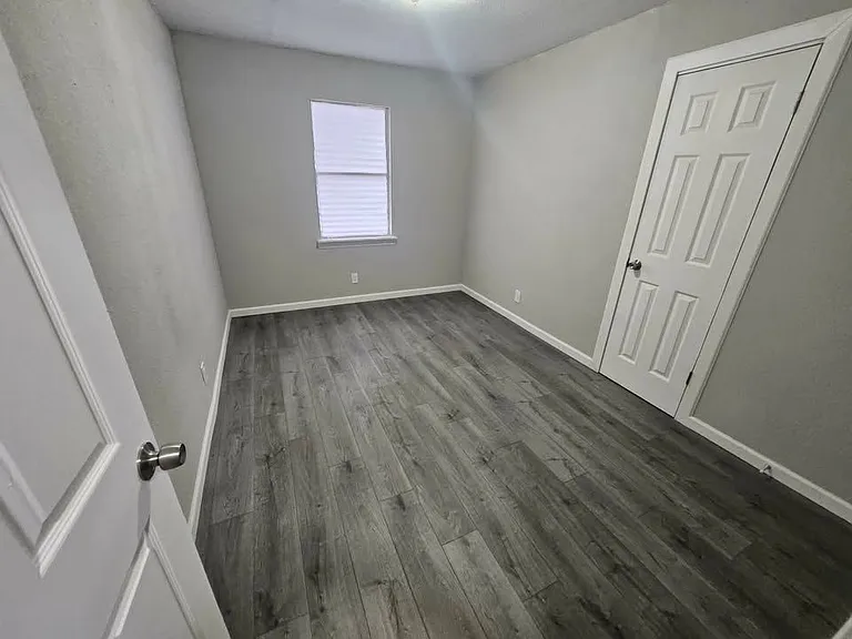 2819 SW 42nd St — Photo 13