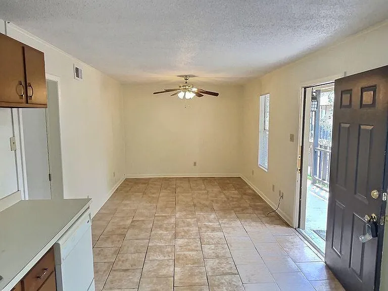 318 Porter Ave #203 — Photo 9