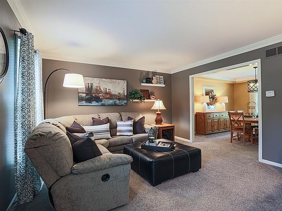 3rd image of 7102 Birch Hollow Ln