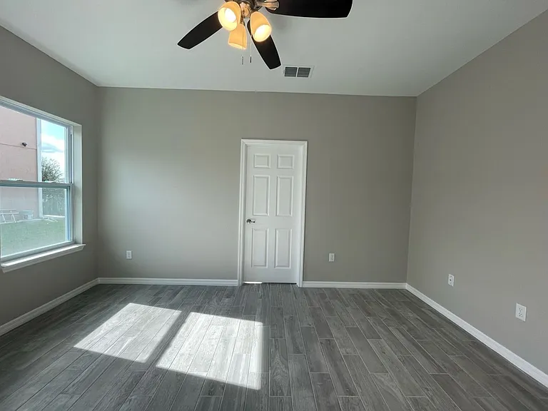 407 Bedlington Ct — Photo 12