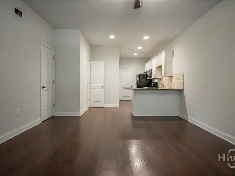 1131 Binghampton Cir — Photo 3
