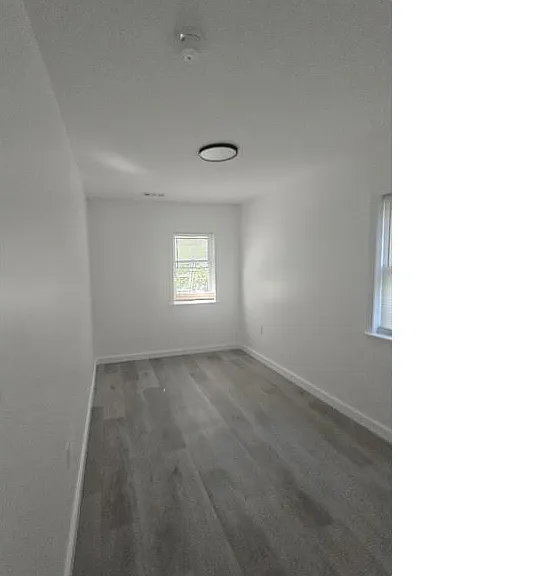 408 Chaplin St SE #3 — Photo 4