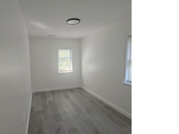 408 Chaplin St SE #2
