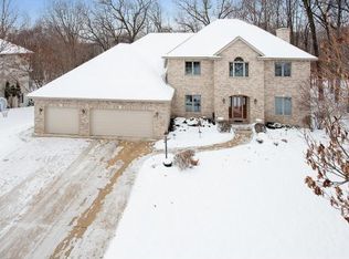 1928 W Telemark Cir, Green Bay, WI 54313