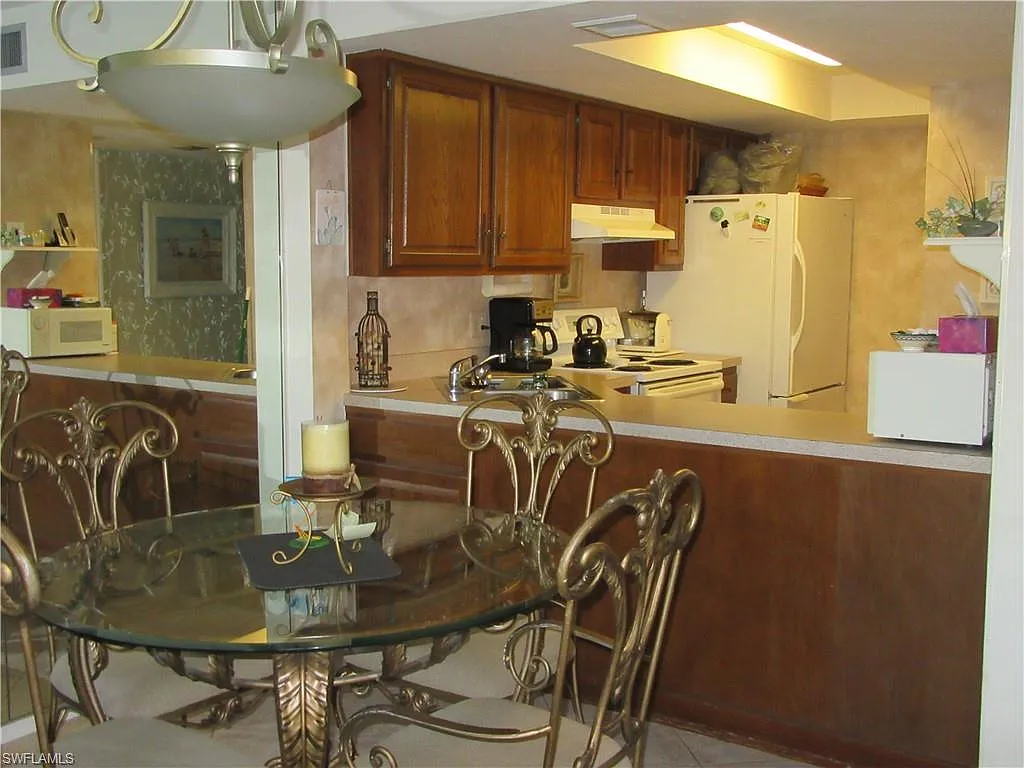1 bed, 2.0 bath, 864 sqft, $5,200 — Photo 4