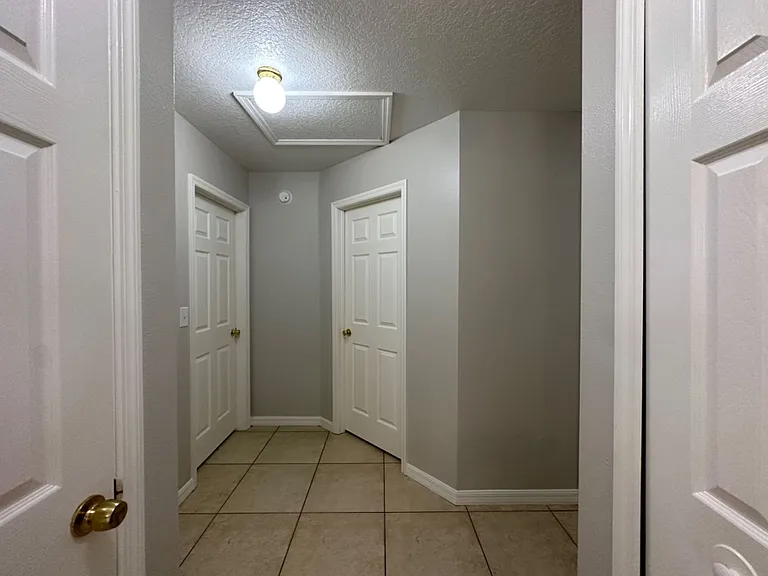 661 N Delmonte Ct — Photo 18