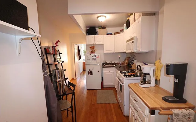 Rented by Corcoran | media 18