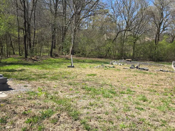 1105 N Chattanooga St, La Fayette, GA 30728