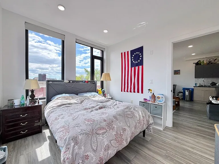 327 Communipaw Ave #403 — Photo 9