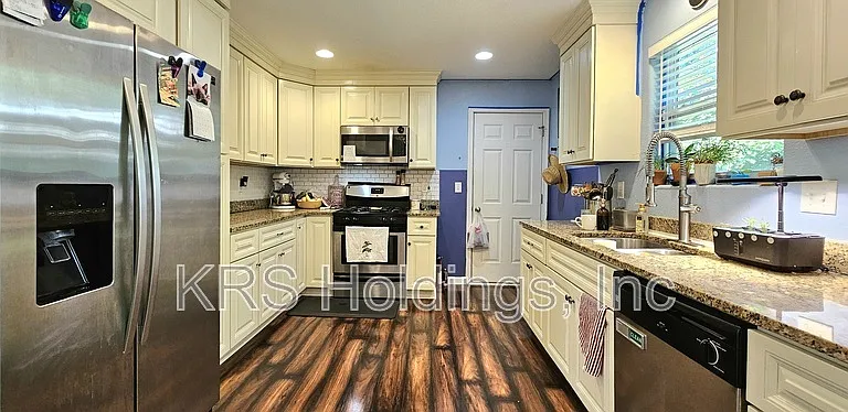 7721 Cortlandt Pl — Photo 11