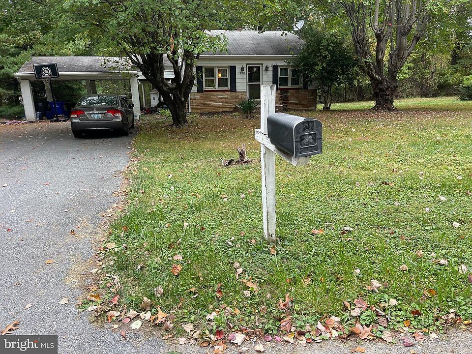 2nd image of 1120 Tucker Ln