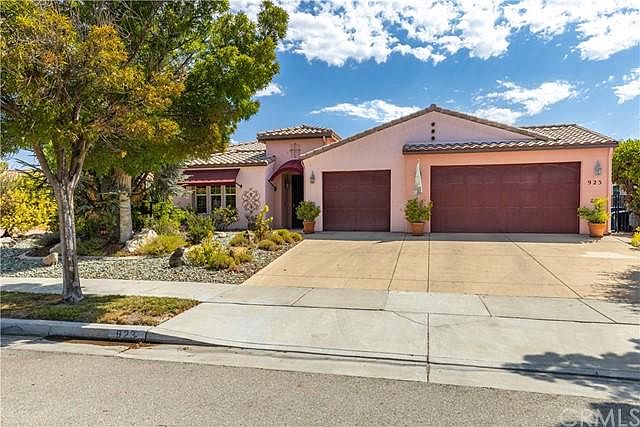 1st image of 923 Vista Cerro Dr