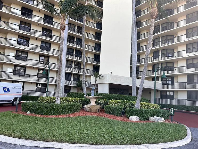 9500 S Ocean Dr #1510 — Photo 2