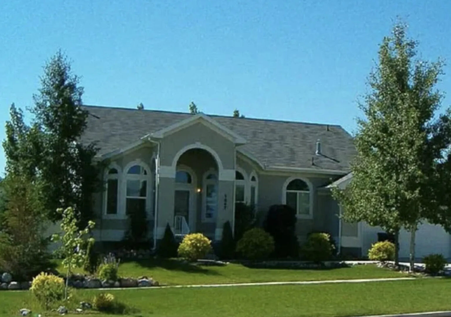 Stunning 5-Bedroom, 4-Bathroom Home for Rent in Herriman, UT — Photo 1