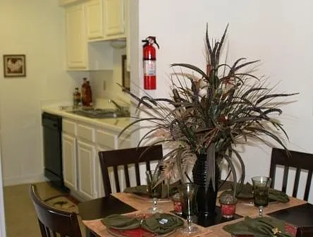 The Crest Apartments — Photo 7