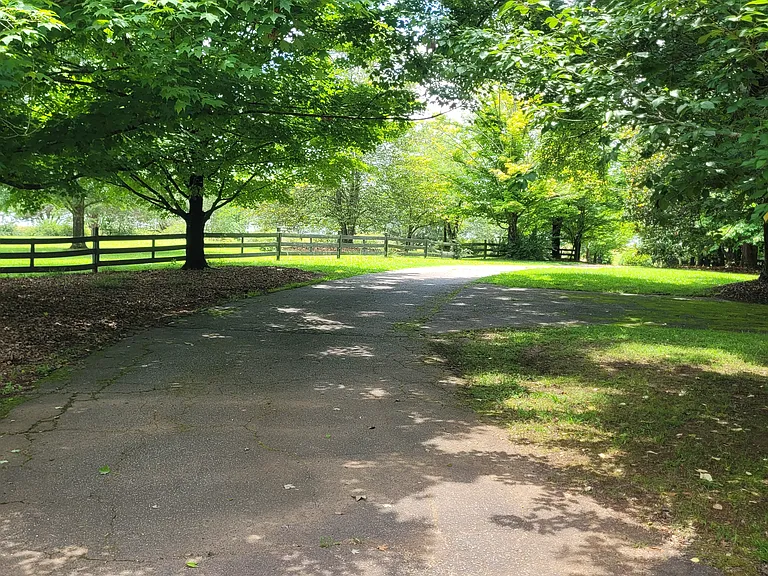 2642 Highway 330 — Photo 16