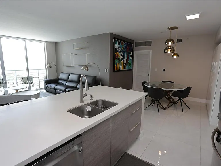 325 Biscayne Blvd #1822 — Photo 8