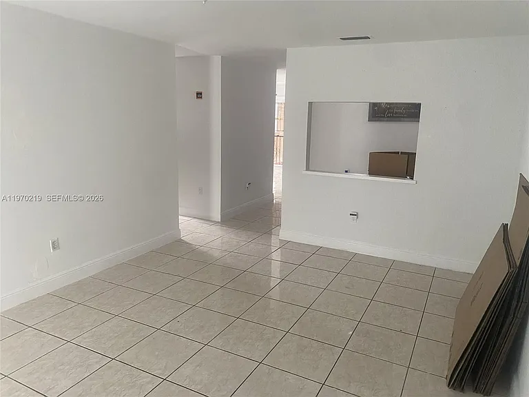 3251 SW 67th Ave — Photo 6