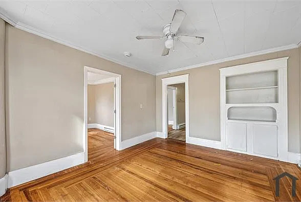 4 bed, $2,450 — Photo 2